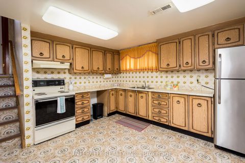 Photo 28 at 852 Glencairn Avenue, Glen Park, Toronto