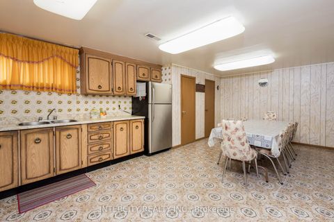 Photo 29 at 852 Glencairn Avenue, Glen Park, Toronto