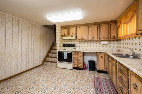 Photo 30 at 852 Glencairn Avenue, Glen Park, Toronto