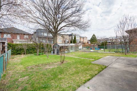 Photo 34 at 852 Glencairn Avenue, Glen Park, Toronto