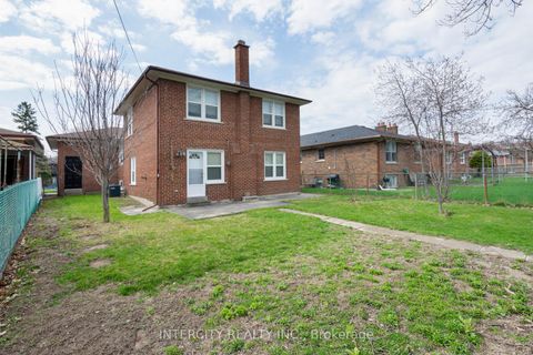 Photo 37 at 852 Glencairn Avenue, Glen Park, Toronto