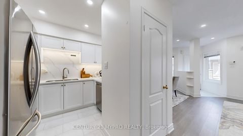 Photo 8 at 32 - 735 New Westminster Drive, Brownridge, Vaughan