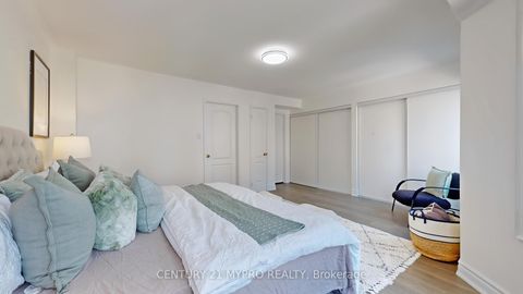 Photo 14 at 32 - 735 New Westminster Drive, Brownridge, Vaughan