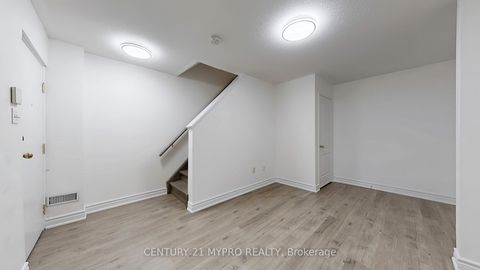Photo 21 at 32 - 735 New Westminster Drive, Brownridge, Vaughan