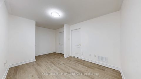 Photo 22 at 32 - 735 New Westminster Drive, Brownridge, Vaughan