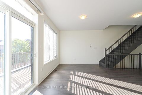Photo 8 at 3092 Ernest Appelbe Boulevard, GO Glenorchy, Oakville