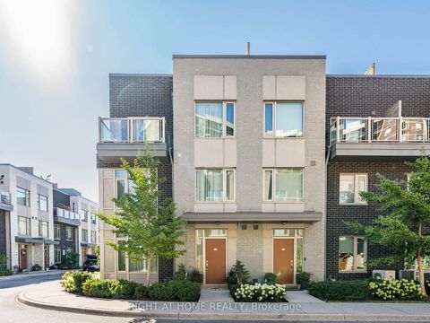 Photo 1 at 44 - 26 APPLEWOOD Lane, Etobicoke West Mall, Toronto