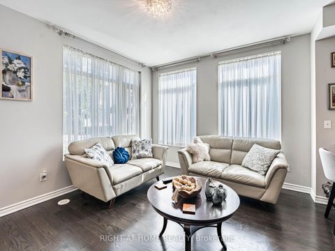 Photo 7 at 44 - 26 APPLEWOOD Lane, Etobicoke West Mall, Toronto