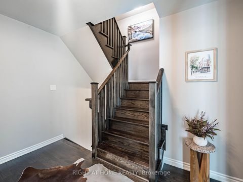 Photo 17 at 44 - 26 APPLEWOOD Lane, Etobicoke West Mall, Toronto