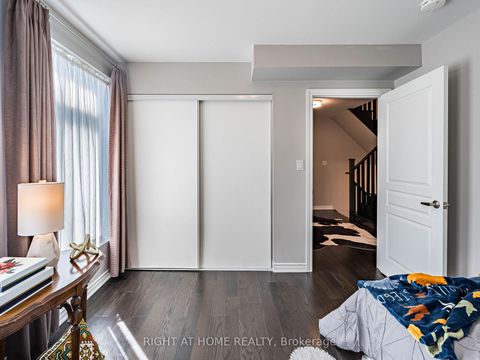 Photo 20 at 44 - 26 APPLEWOOD Lane, Etobicoke West Mall, Toronto