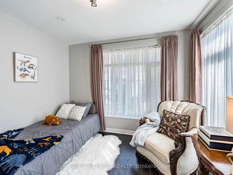 Photo 21 at 44 - 26 APPLEWOOD Lane, Etobicoke West Mall, Toronto