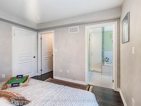 Photo 30 at 44 - 26 APPLEWOOD Lane, Etobicoke West Mall, Toronto