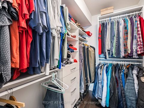 Photo 31 at 44 - 26 APPLEWOOD Lane, Etobicoke West Mall, Toronto