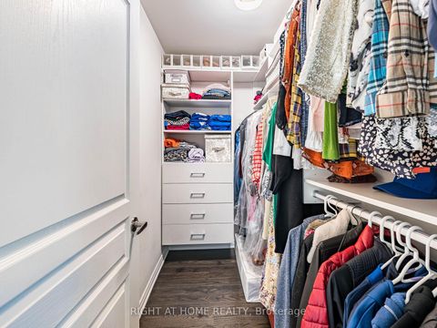 Photo 32 at 44 - 26 APPLEWOOD Lane, Etobicoke West Mall, Toronto