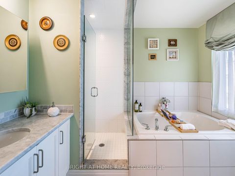Photo 33 at 44 - 26 APPLEWOOD Lane, Etobicoke West Mall, Toronto