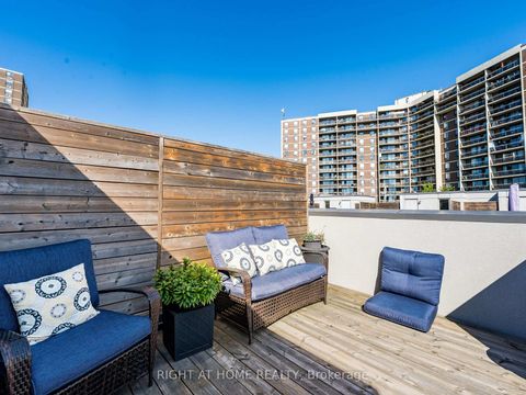 Photo 37 at 44 - 26 APPLEWOOD Lane, Etobicoke West Mall, Toronto