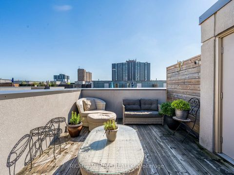 Photo 38 at 44 - 26 APPLEWOOD Lane, Etobicoke West Mall, Toronto