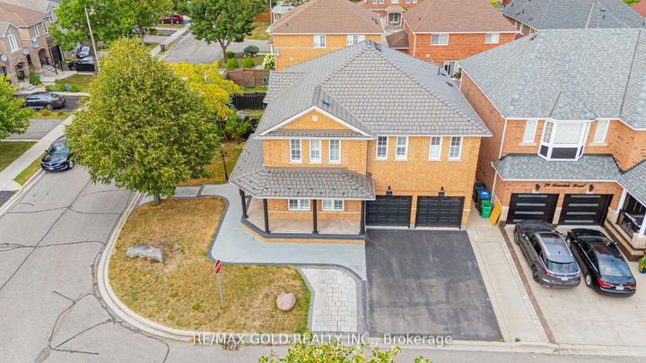 Photo 1 at 52 LINDERWOOD Drive N, Fletcher's Meadow, Brampton