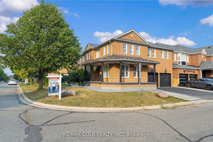 Photo 4 at 52 LINDERWOOD Drive N, Fletcher's Meadow, Brampton