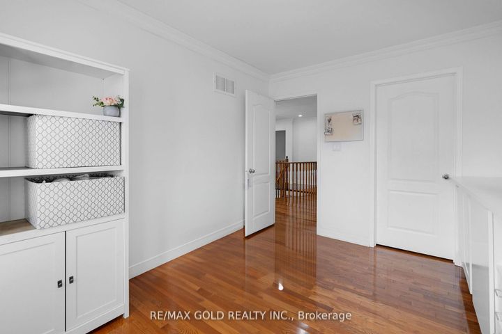 Photo 16 at 52 LINDERWOOD Drive N, Fletcher's Meadow, Brampton