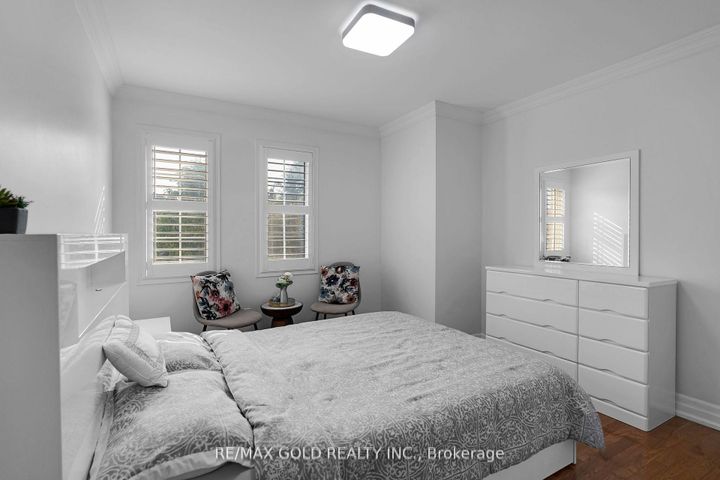 Photo 18 at 52 LINDERWOOD Drive N, Fletcher's Meadow, Brampton
