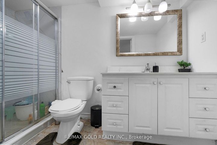 Photo 31 at 52 LINDERWOOD Drive N, Fletcher's Meadow, Brampton