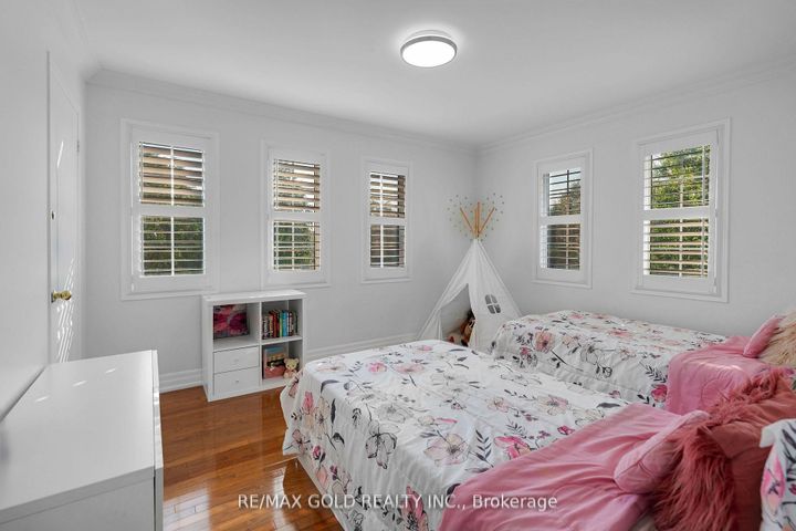 Photo 37 at 52 LINDERWOOD Drive N, Fletcher's Meadow, Brampton