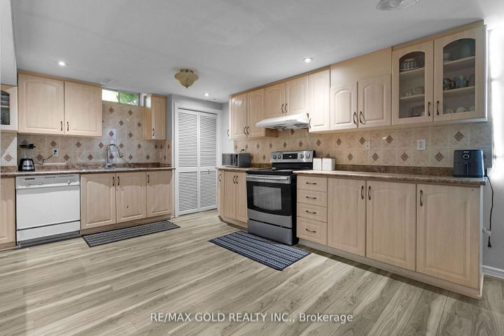 Photo 39 at 52 LINDERWOOD Drive N, Fletcher's Meadow, Brampton
