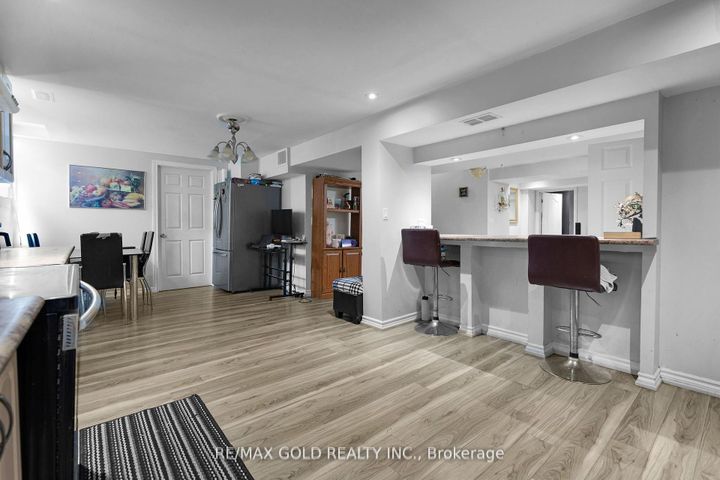Photo 40 at 52 LINDERWOOD Drive N, Fletcher's Meadow, Brampton