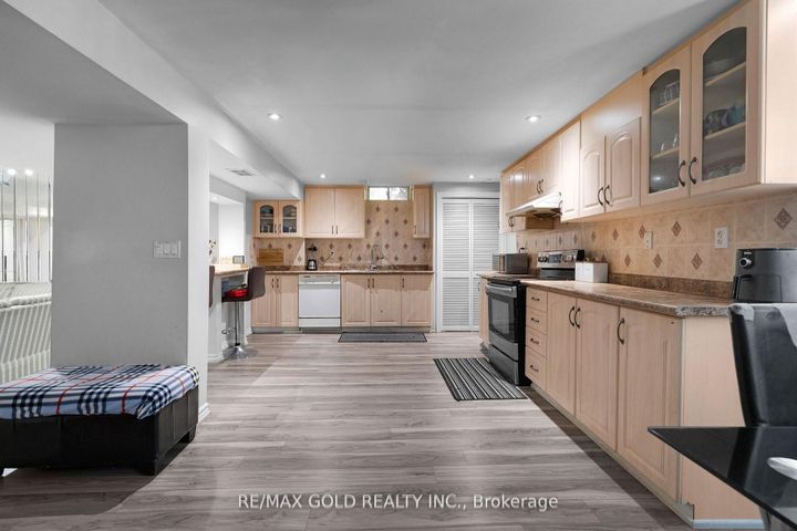 Photo 41 at 52 LINDERWOOD Drive N, Fletcher's Meadow, Brampton