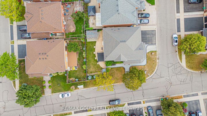 Photo 48 at 52 LINDERWOOD Drive N, Fletcher's Meadow, Brampton