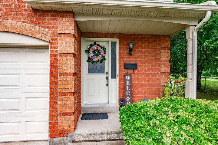 Photo 2 at 23 - 415 River Oaks Boulevard W, RO River Oaks, Oakville