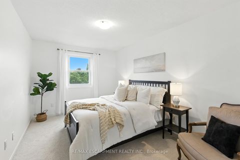 Photo 23 at 23 - 415 River Oaks Boulevard W, RO River Oaks, Oakville