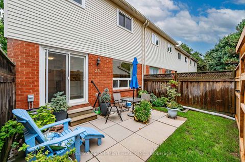 Photo 32 at 23 - 415 River Oaks Boulevard W, RO River Oaks, Oakville