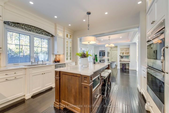 Photo 8 at 214 Waneta Drive, WO West, Oakville