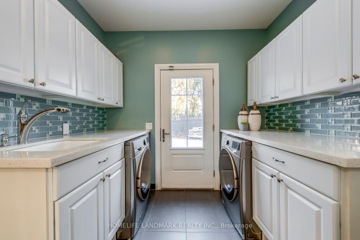 Photo 14 at 214 Waneta Drive, WO West, Oakville