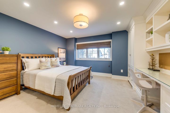 Photo 23 at 214 Waneta Drive, WO West, Oakville