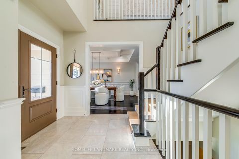 Photo 2 at 214 Waneta Drive, WO West, Oakville