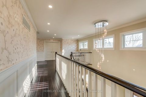 Photo 17 at 214 Waneta Drive, WO West, Oakville