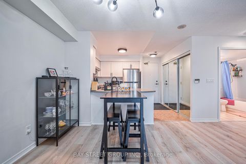 Photo 10 at 803 - 5500 Yonge Street, Willowdale West, Toronto