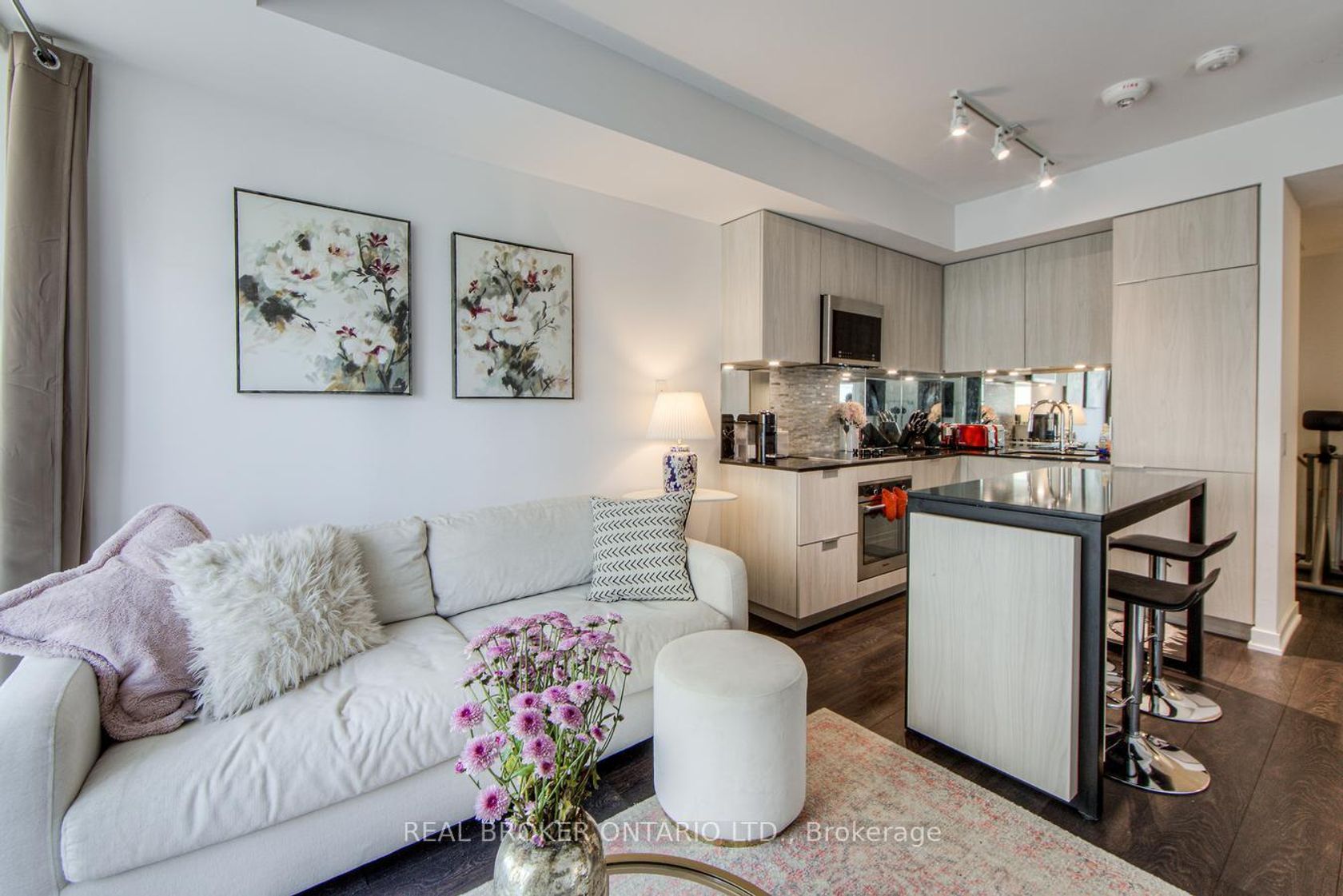 10 - 609 Avenue Road, St. Clair, Toronto 