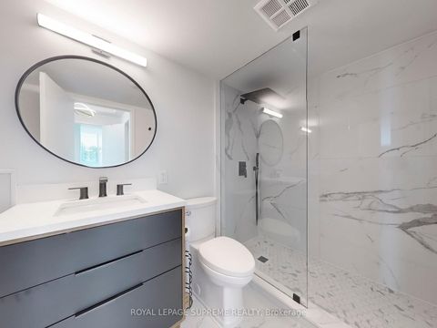 Photo 9 at 2210 - 10 Queens Quay W, Waterfront Communities C1, Toronto