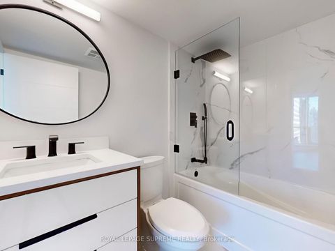 Photo 17 at 2210 - 10 Queens Quay W, Waterfront Communities C1, Toronto