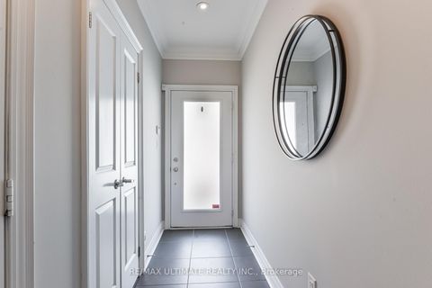 Photo 2 at 7 - 15 Powseland Crescent W, West Woodbridge, Vaughan