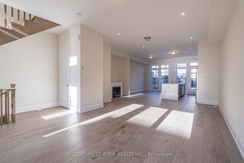Photo 2 at 42 Ingersoll Lane, Jefferson, Richmond Hill