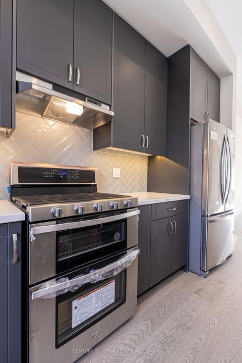 Photo 7 at 42 Ingersoll Lane, Jefferson, Richmond Hill