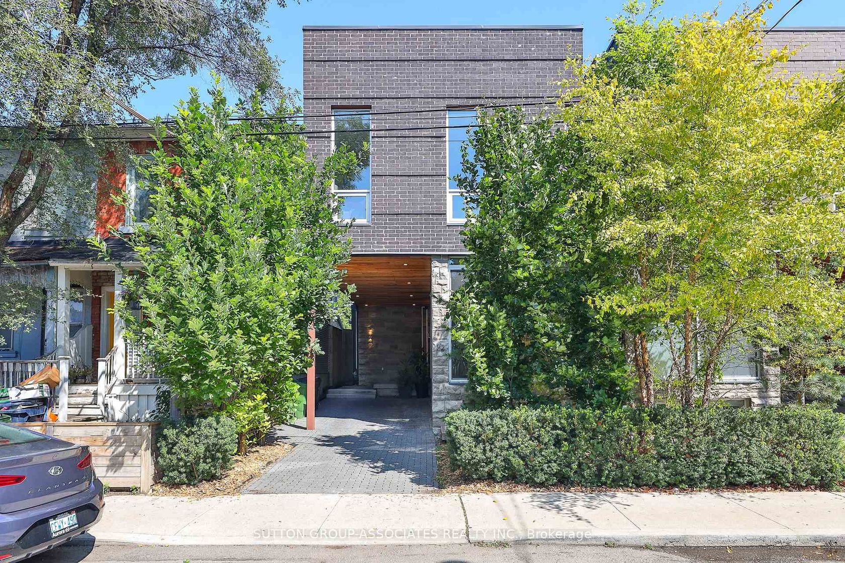 22 Mitchell Avenue, Niagara, Toronto 