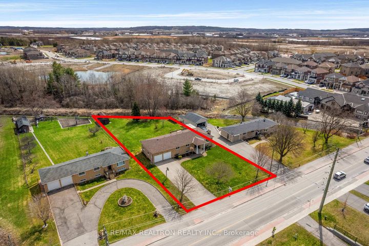 Photo 2 at 593 Simcoe Road, Bradford, Bradford West Gwillimbury