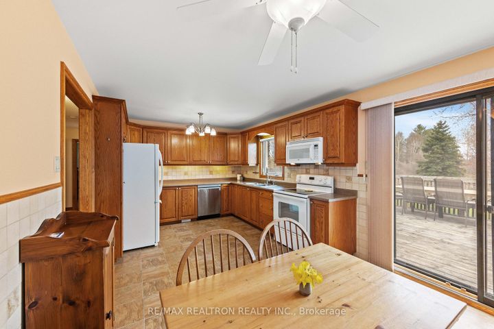 Photo 8 at 593 Simcoe Road, Bradford, Bradford West Gwillimbury