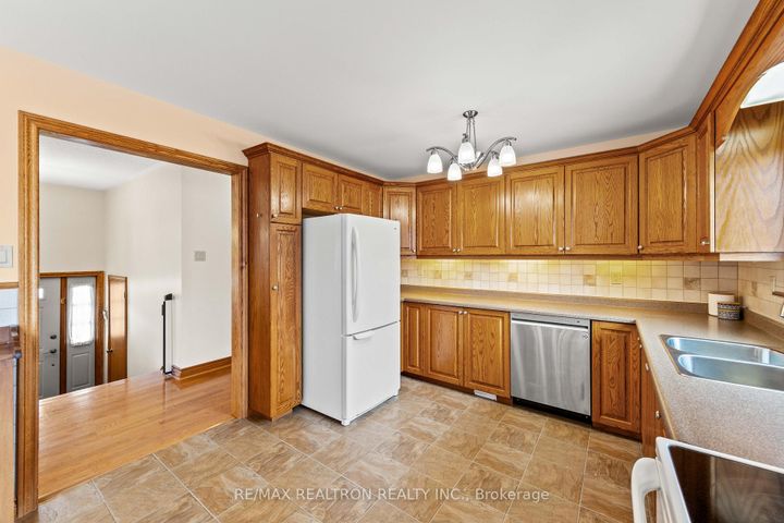Photo 10 at 593 Simcoe Road, Bradford, Bradford West Gwillimbury